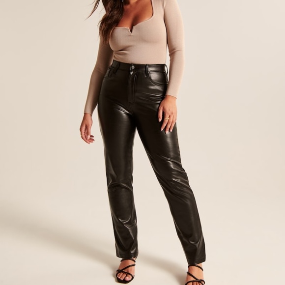 NWT Abercrombie Curve Love Ultra High Rise 90s Straight Jeans Leather 27 4 R - Picture 1 of 7